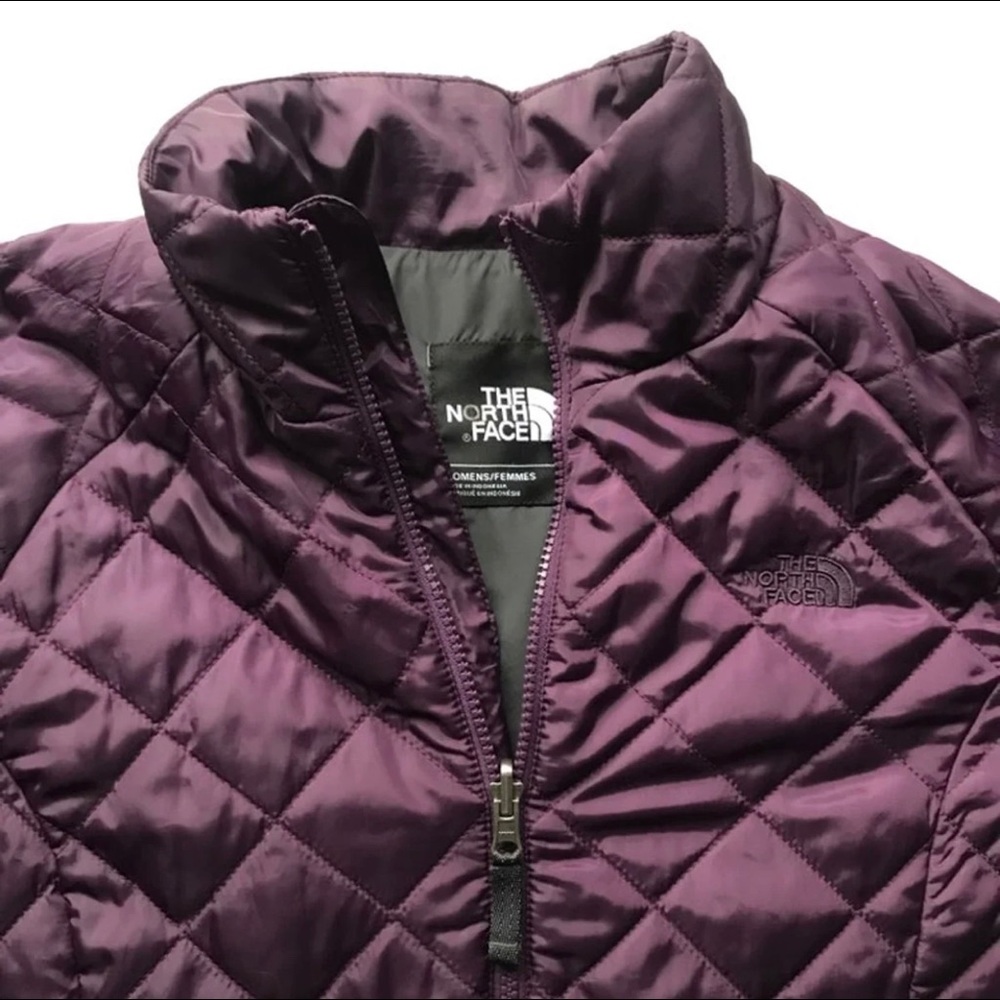 Women’s north face jacket. Size large